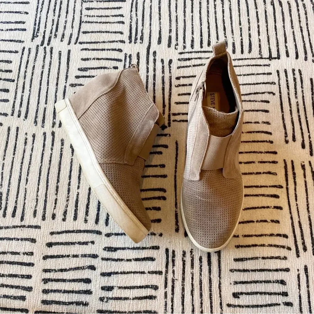 Steve Madden Flavy taupe suede hidden wedge sneakers size US 9